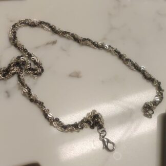 Queenie's Handmake Necklace